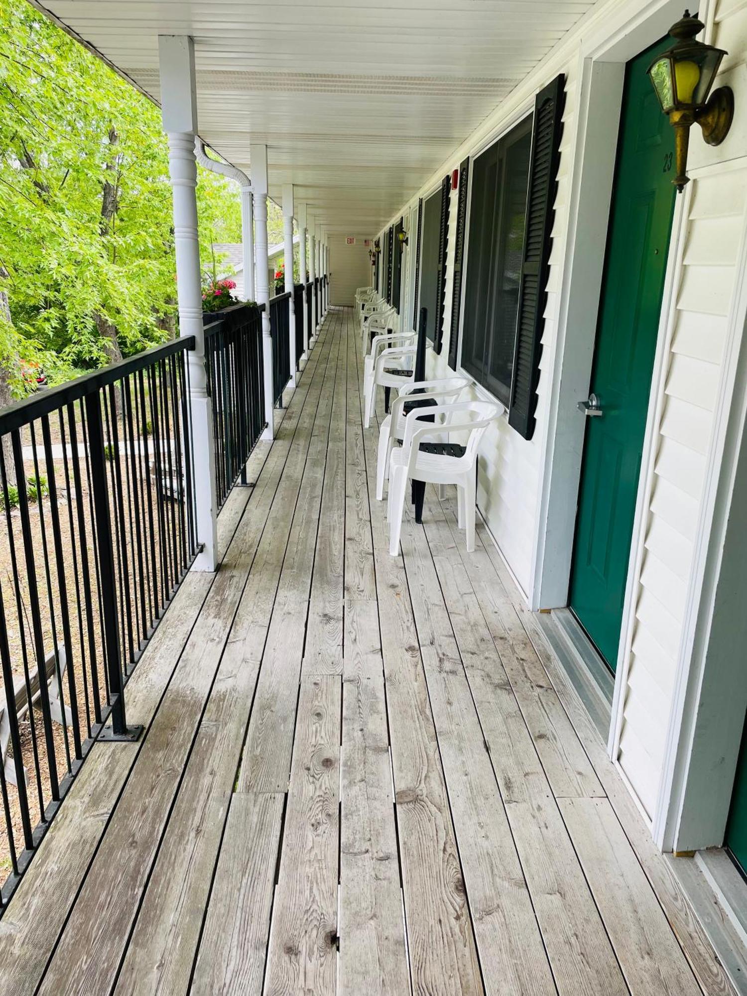 Parkside Inn Ellison Bay Exterior foto